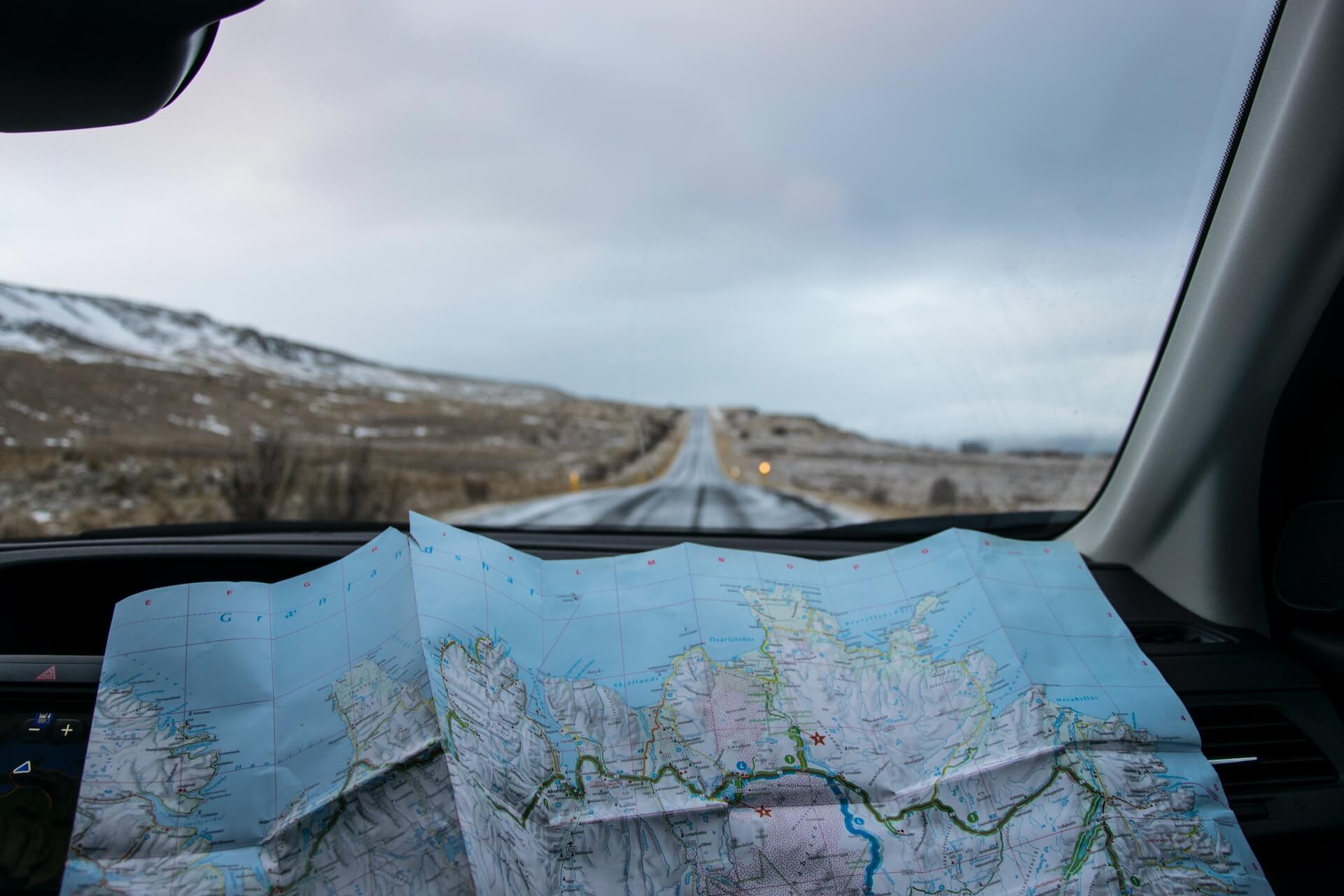 Comment bien utiliser une carte de route en Islande ?